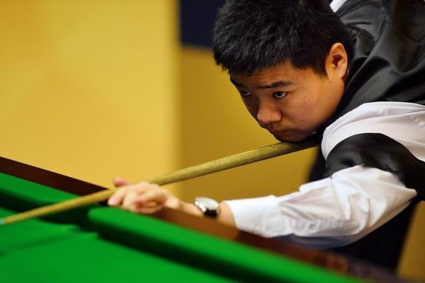 球迷欢呼 球迷欢呼