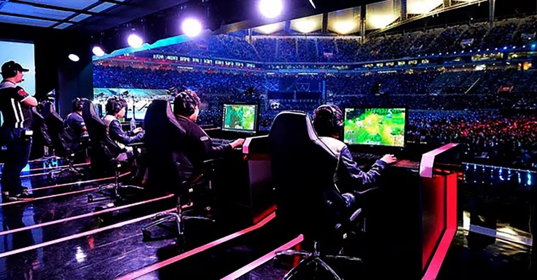 向更广阔的 向更广阔的