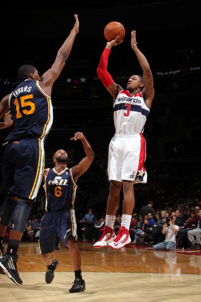 尼亚站的表 尼亚站的表