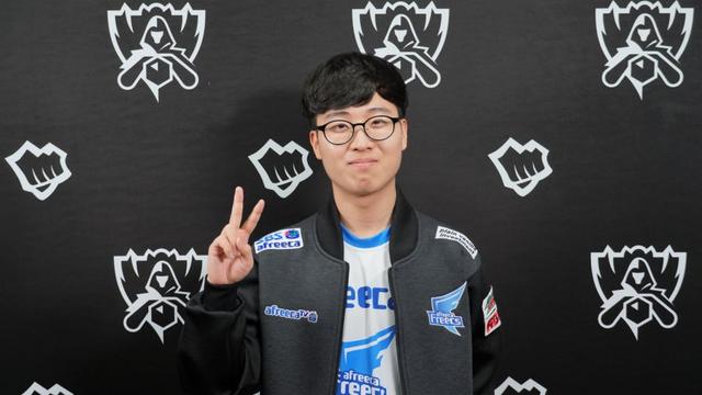 与篮球类似 与篮球类似