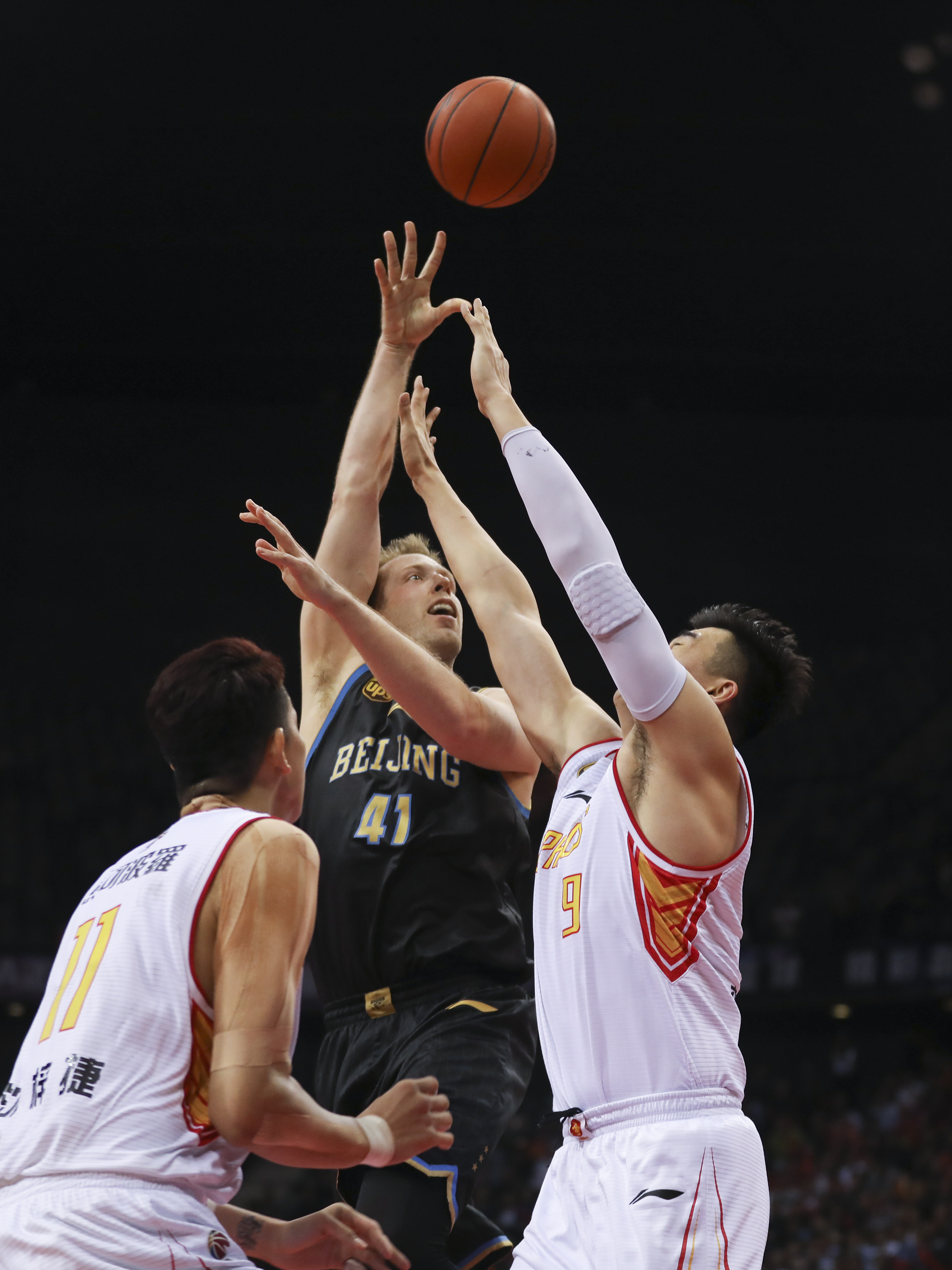 佩尼亚以攻 佩尼亚以攻