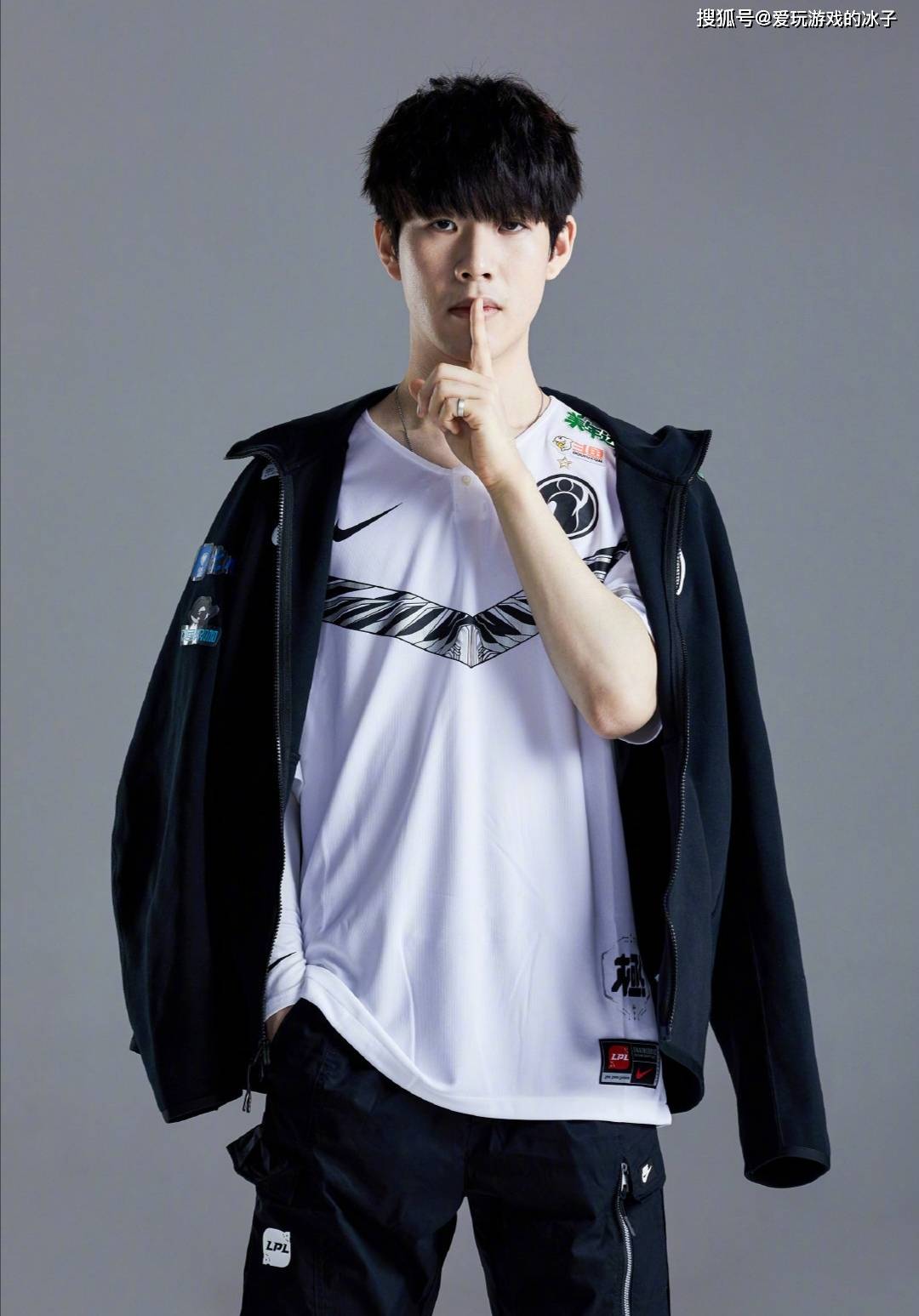 中筹码紧弱 中筹码紧弱